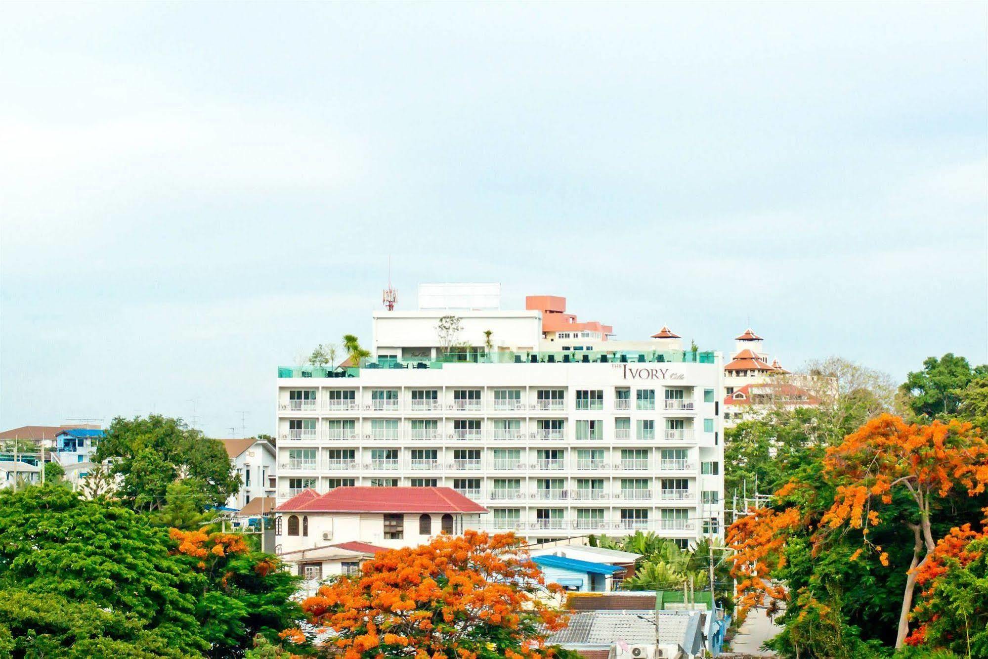 The Ivory Villa Pattaya Exterior photo